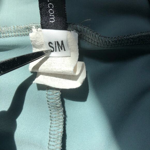 Onzie pale green capri legging piping detail size Small Medium - Picture 7 of 7